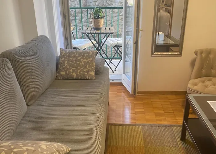 Mist 1 Center سبليت