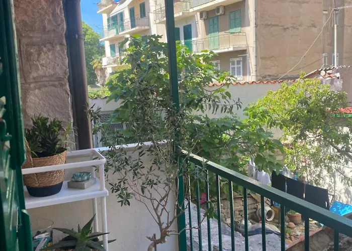 Mist 1 Center سبليت