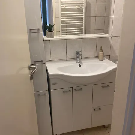 Mist 1 Center سبليت